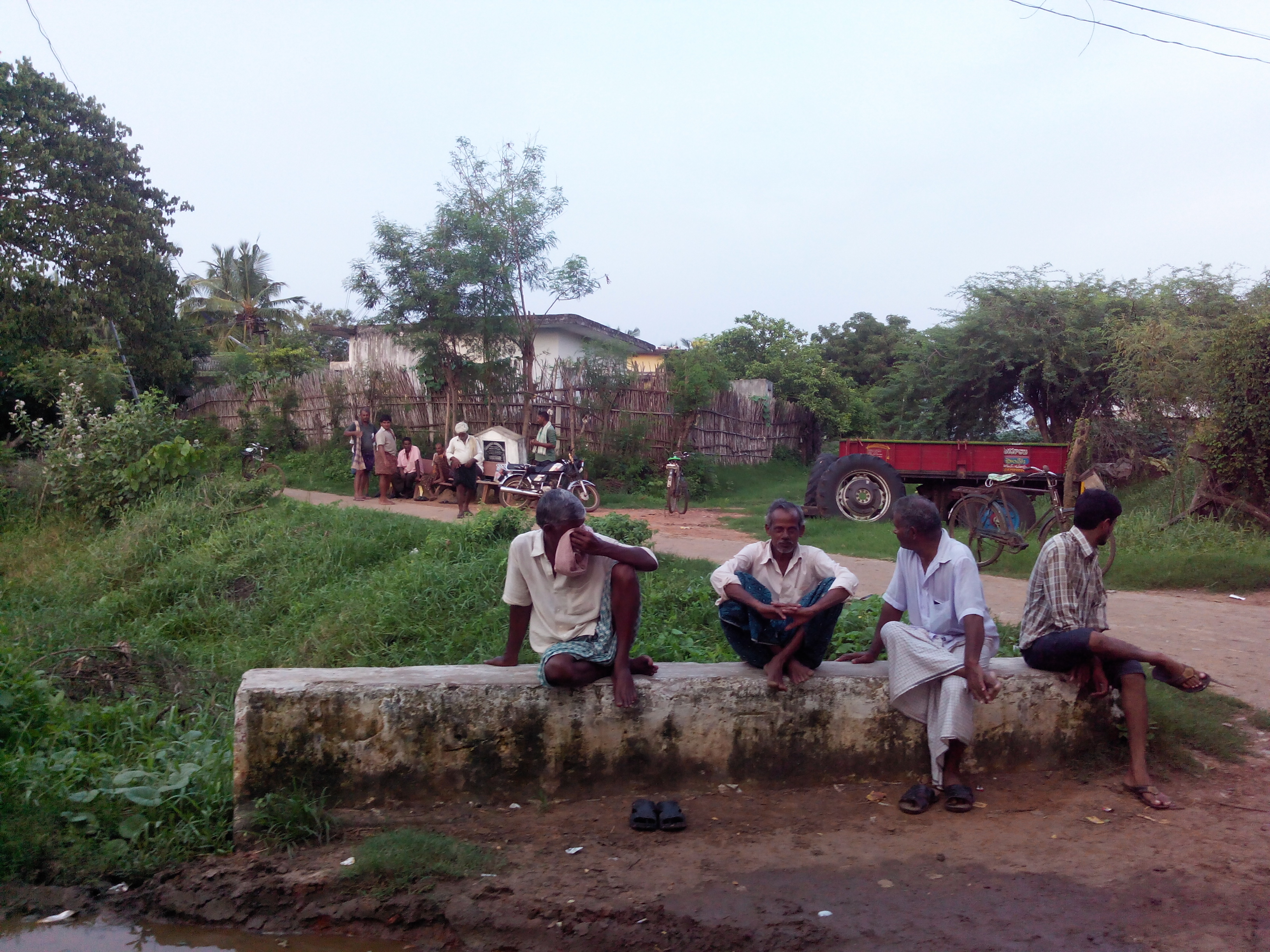 Putlacheruvu Raagi Chettu Circle Main Road